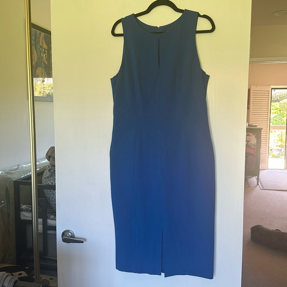 Classiques Entier  14blue sleeveless dress with front chest detail slit